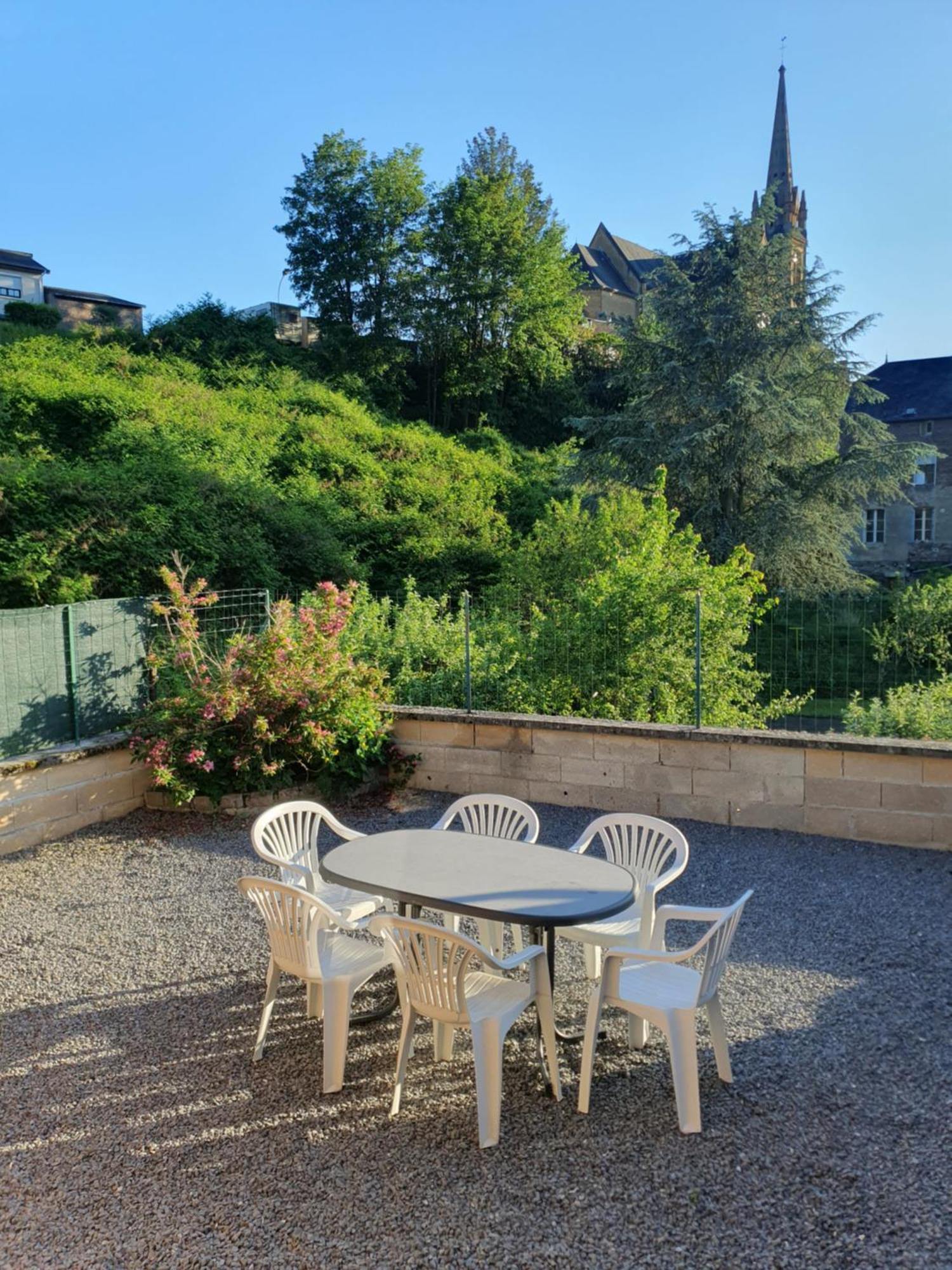 Gite Des Jardiniers Fumay 客房 照片